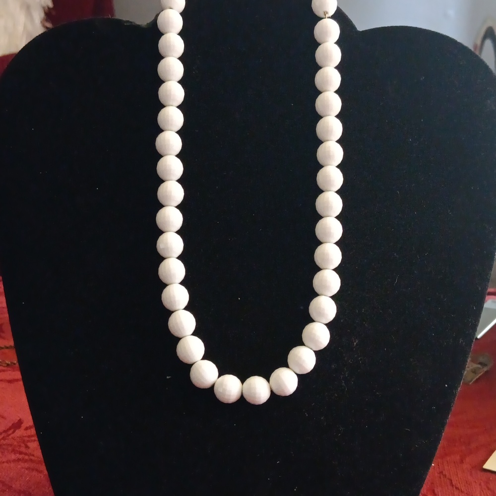 Vintage Monet White faceted Bead Necklace.